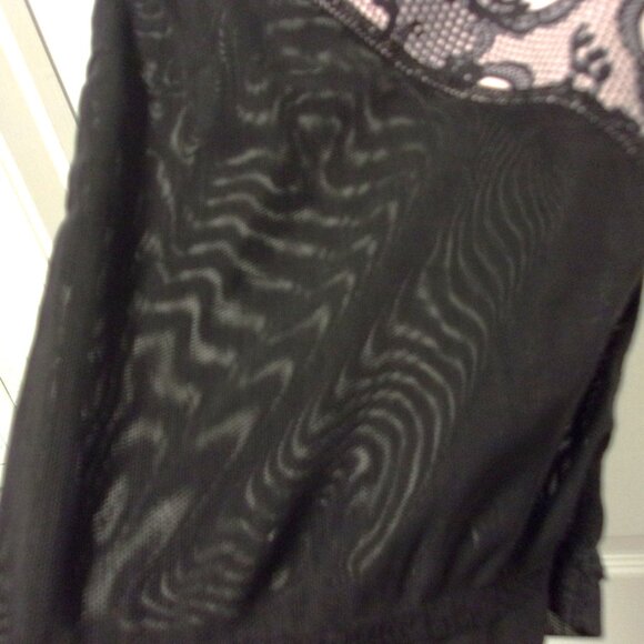 Pre-Owned Ladies Black Fabletics Capris Size Large in Excellent Condition - Picture 6 of 8